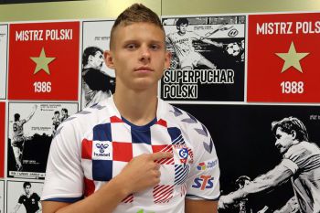 Utalentowany pomocnik podpisał umowę z Górnikiem Zabrze (VIDEO)